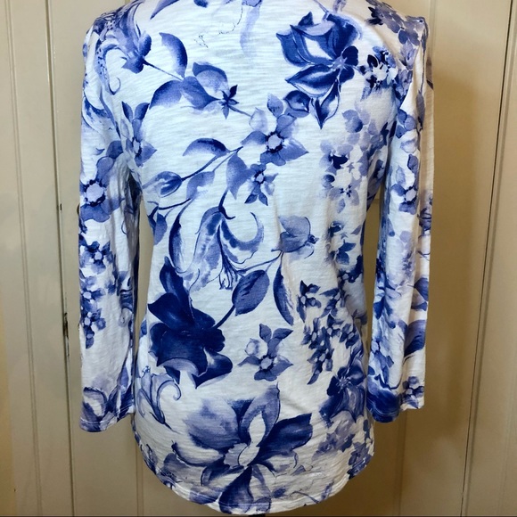 Chico’s lightweight blue and white floral top - Picture 3 of 5